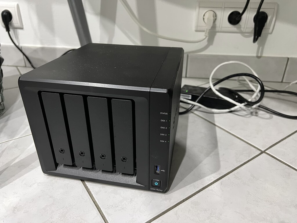 [VENDU]SYNOLOGY DS418 Play / excellent état / 8 Go /