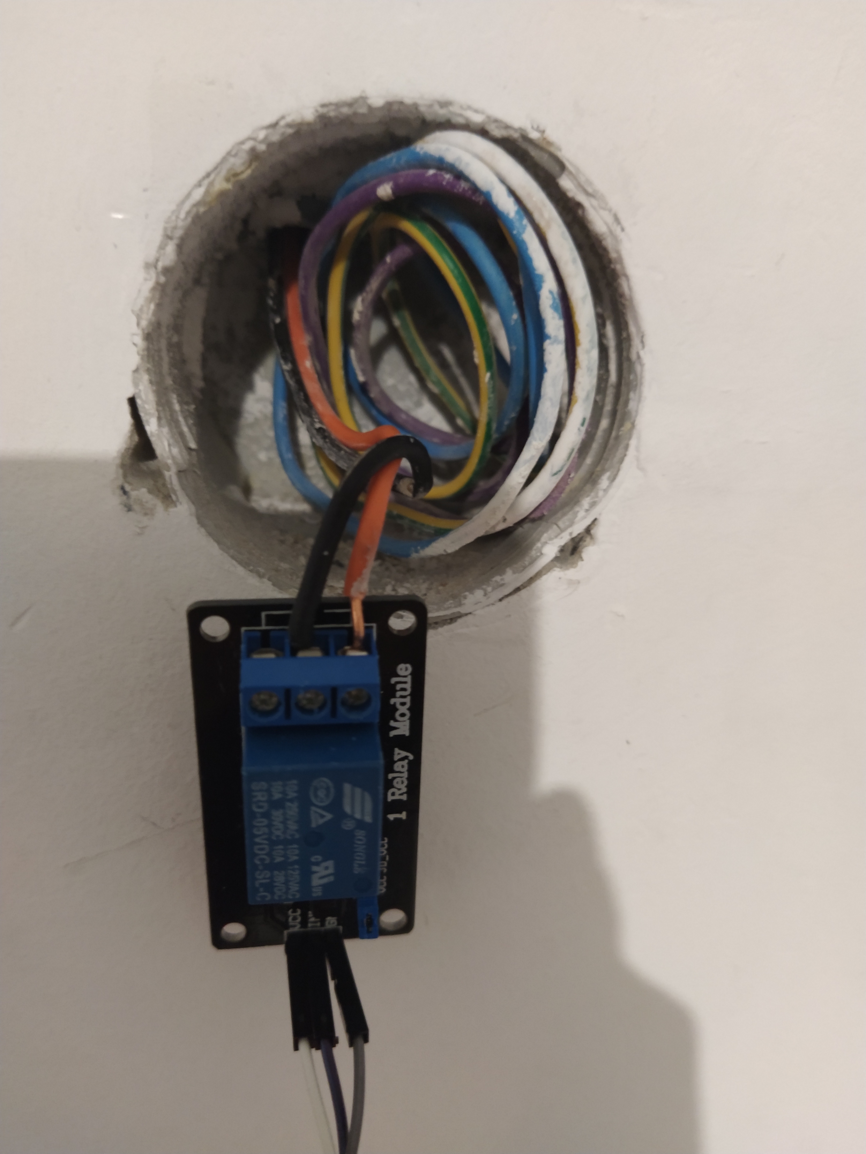 Comment tester un fil électrique avec un multimètre ? - IZI by EDF